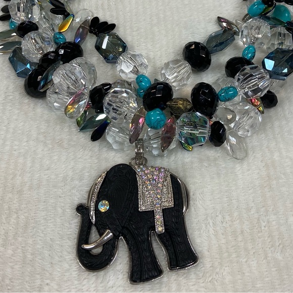 Large Black Elephant Medallion on Beaded Necklace - Picture 1 of 10